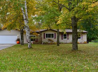 2666 E Mier Rd, Midland, MI 48642