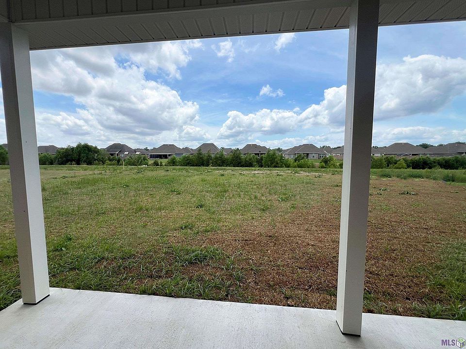 2nd image of 4897 Greens Dr
