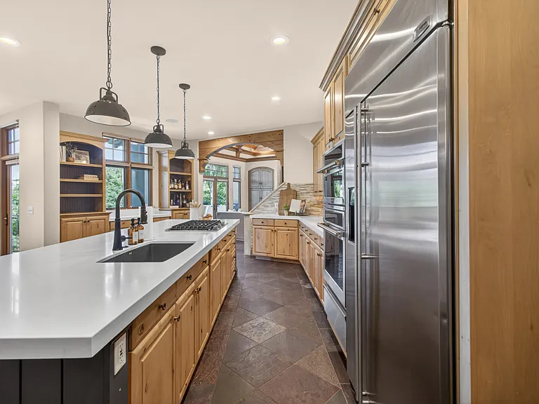 2375 Clubhouse Dr — Photo 30