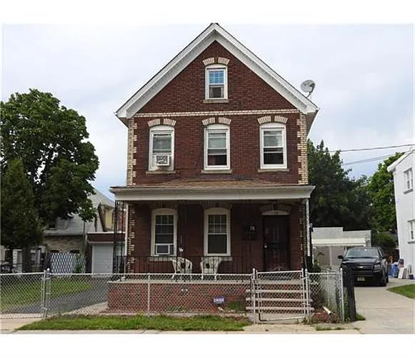 78 Pulaski Ave photo 1