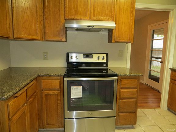 Updated kitchen with brand new Whirlpool Gold appliances!