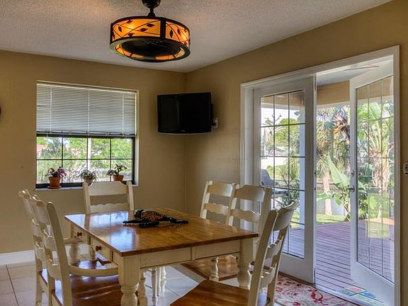 3rd image of 6305 Jamaica Cir E