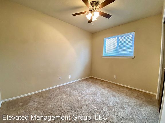3rd image of 1701 Girard Blvd SE APT 1