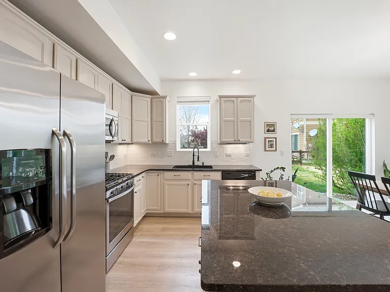 409 Noquet Ct — Photo 18