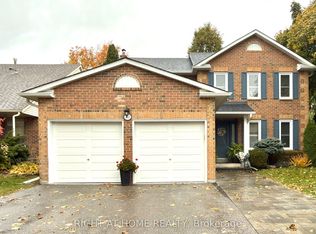 363 Crossland Gate, Newmarket, ON L3X 1B5