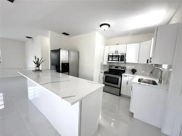 2932 NW 58th St, Miami, FL 33142