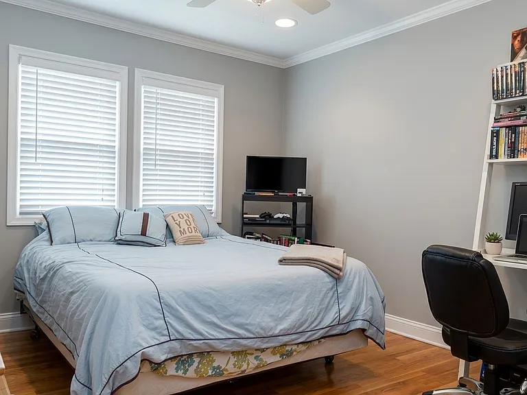 2534 N Marshfield Ave #1 — Photo 9