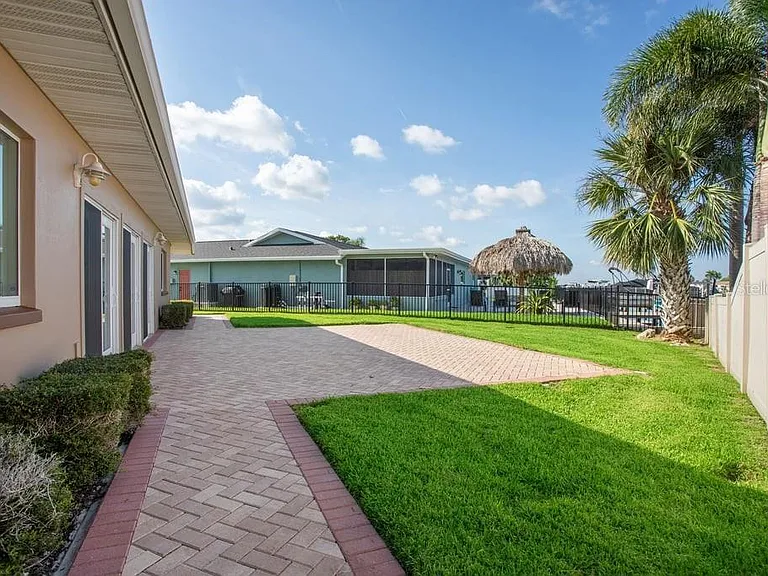 3734 Topsail Trl — Photo 3