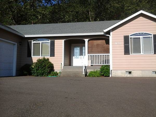 1st image of 683 NE Cummins St