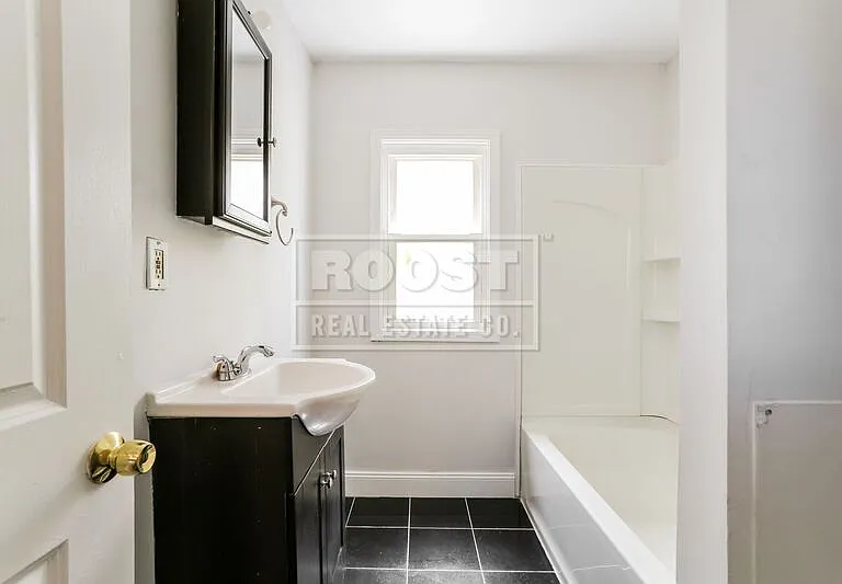 1154 Miller Ave — Photo 8