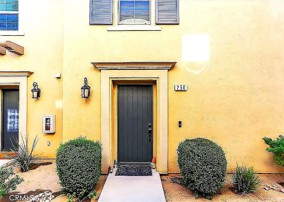 250 Paseo Bravo - SFR — Photo 4