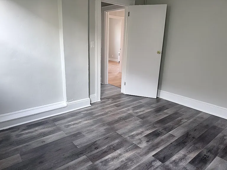 425-427 3rd Ave #B — Photo 28