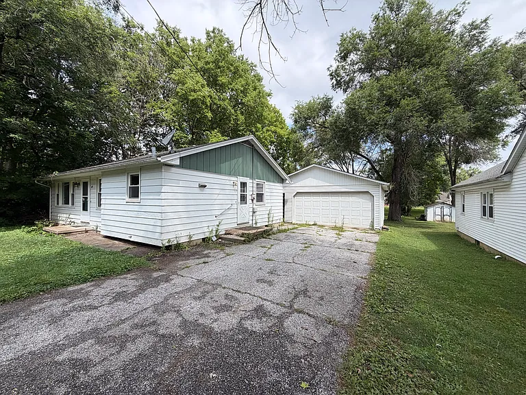 621 Shadoway Dr — Photo 2