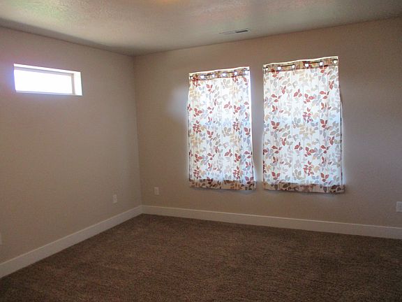 5th image of 2083 White Pine Dr