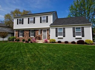 702 Manley Rd, Saint Charles, IL 60174