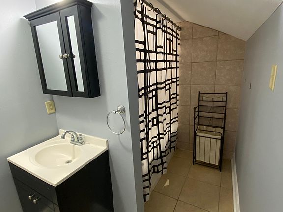 5th image of 1608 Saint Charles Ave APT 7