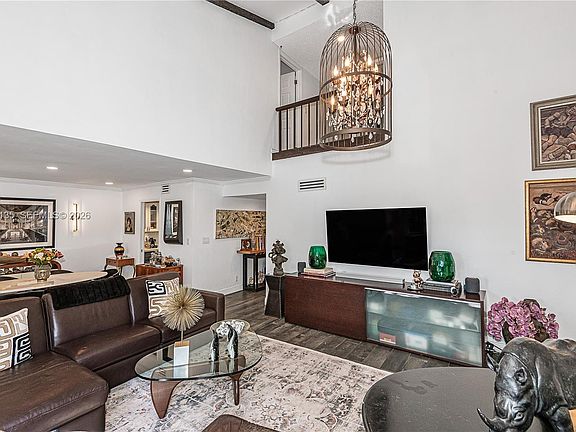 3rd image of 806 Saint Andrews Rd #13