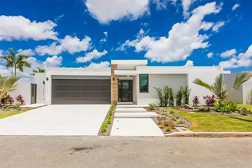 RESIDENCES AT RIO Calle Ebro Corner #69 Photo 1