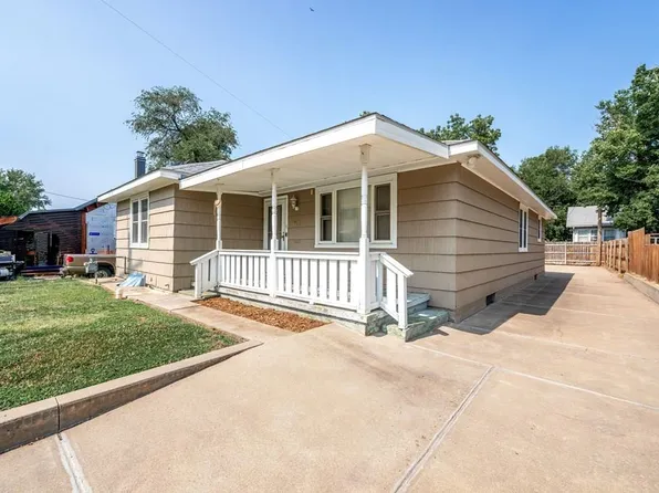 1404 Pershing St, Salina, KS 67401