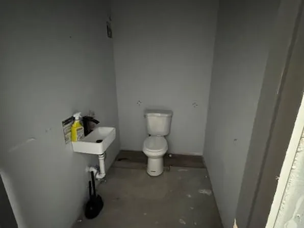 137 Monticello Avenue image 13 of 25