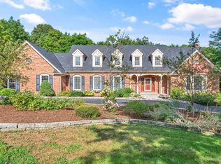 637 Fox Glen Dr, St Charles, IL