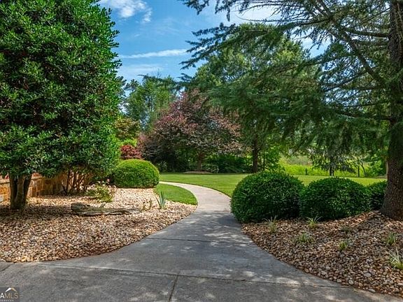 4th image of 3505 Watson Rd