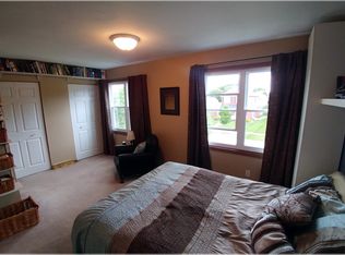 1006 Manchester Crse, Geneva, IL 60134