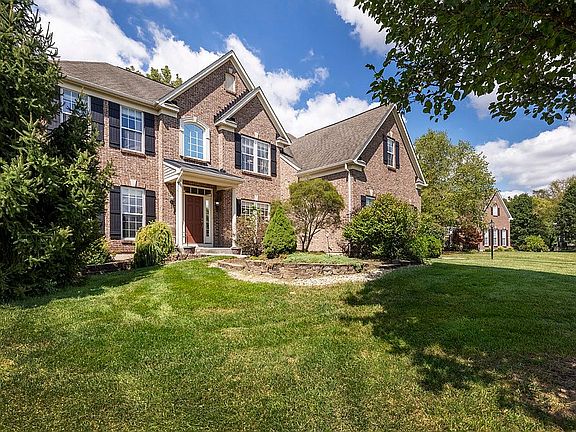 5th image of 7350 Maple Leaf Ct