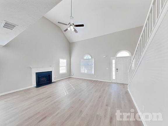 4th image of 129 Mary Joe Martin Dr