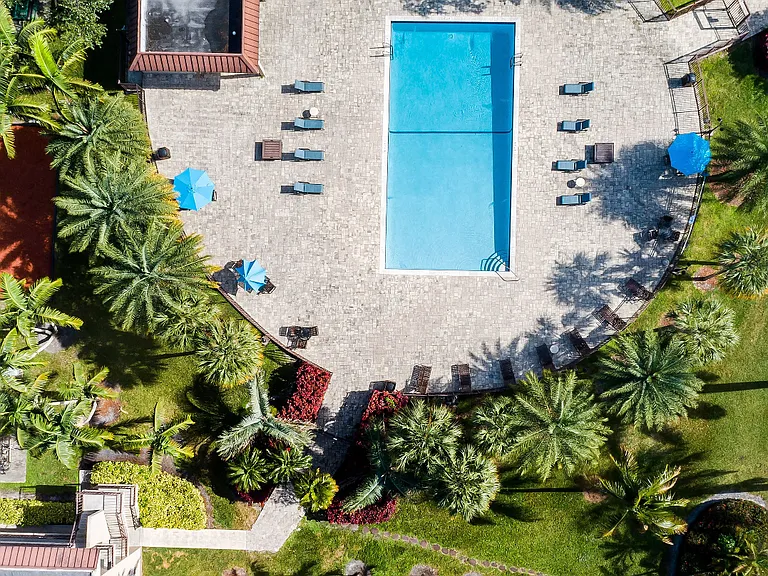 Swimming Pool | Sunset Palms | Apartments For Rent in Hollywood FL