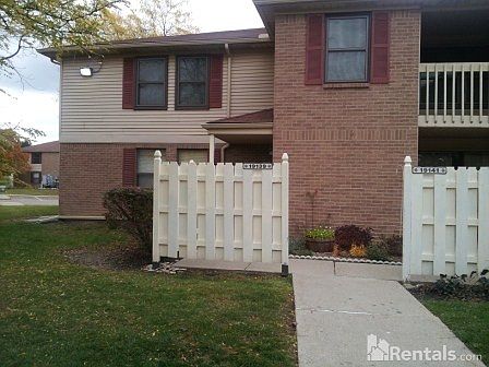 1st image of 19139 Surrey Ln