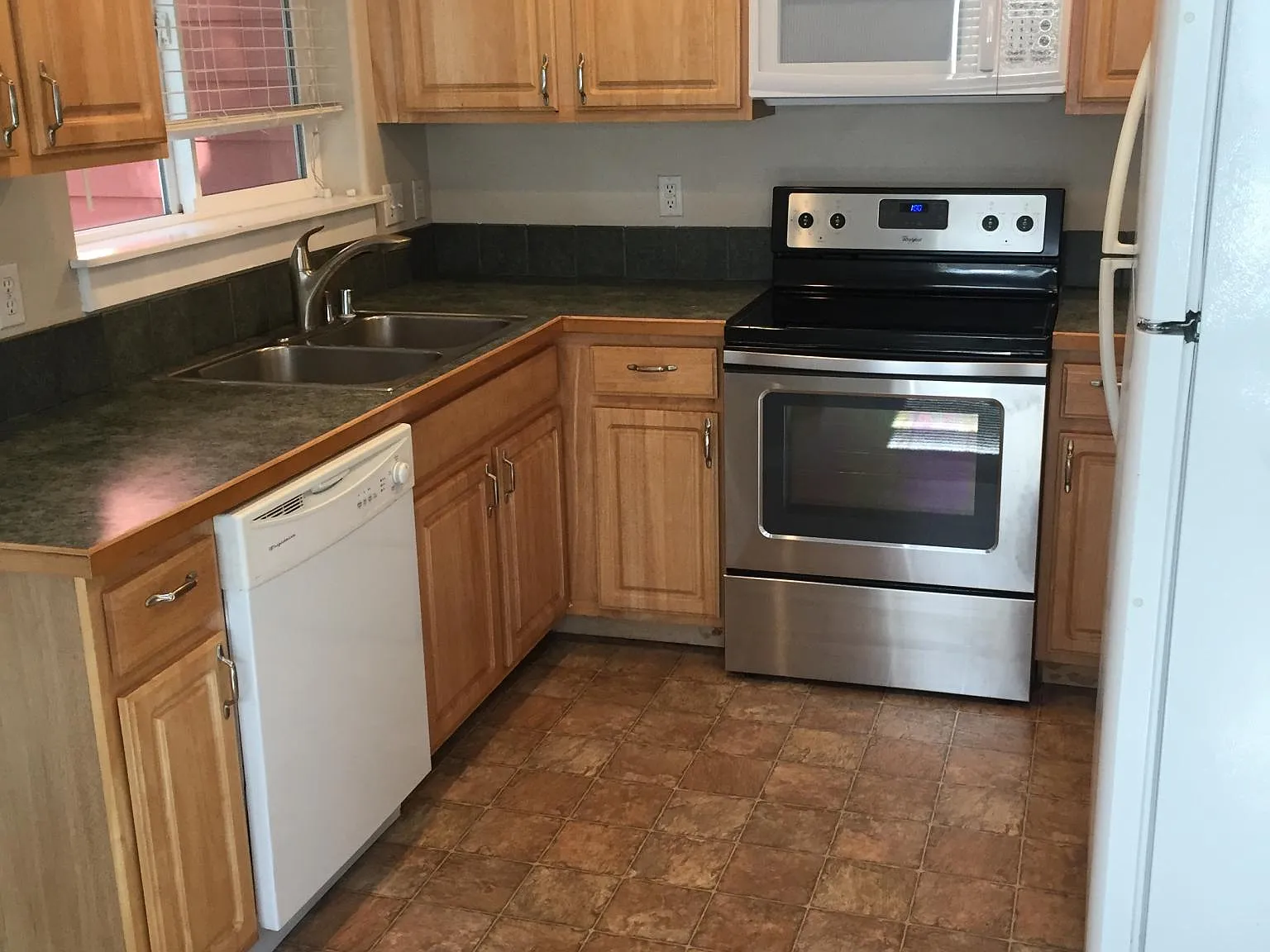 2 bed, 2.5 bath, 1190 sqft, $1,850 — Photo 3