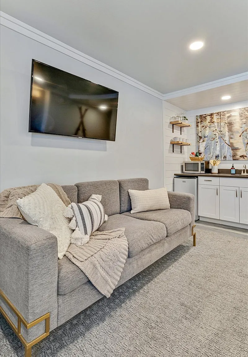 2105 Prospector Avenue - 208 — Photo 4
