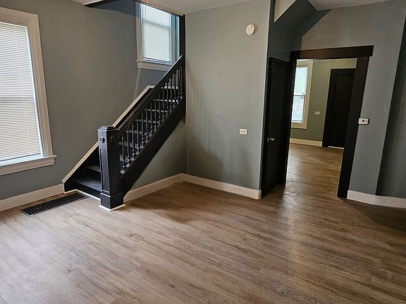 2nd image of 3708 Manola Ave #3710
