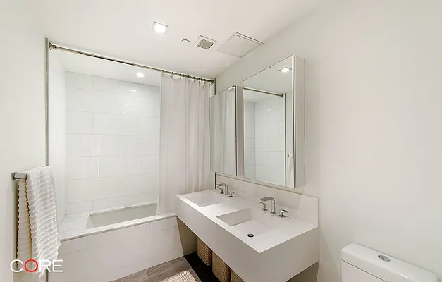 Rented by CORE | media 44