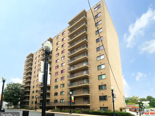 255 E Beaver Ave APT 909, State College, PA 16801