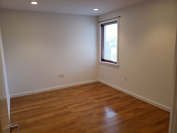 5th image of 2 Beech St