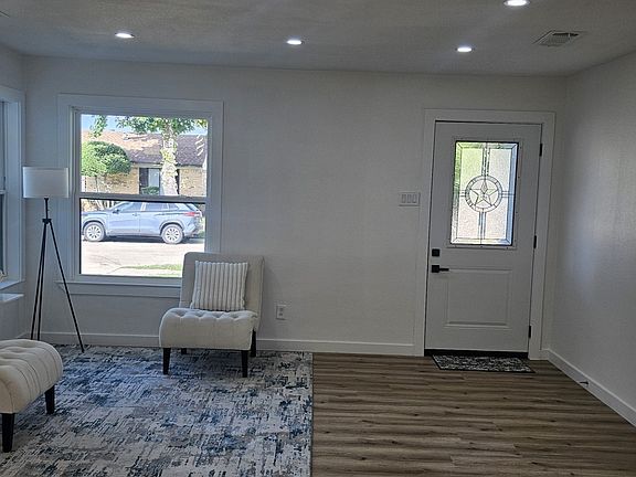 5th image of 2908 Holm Dr