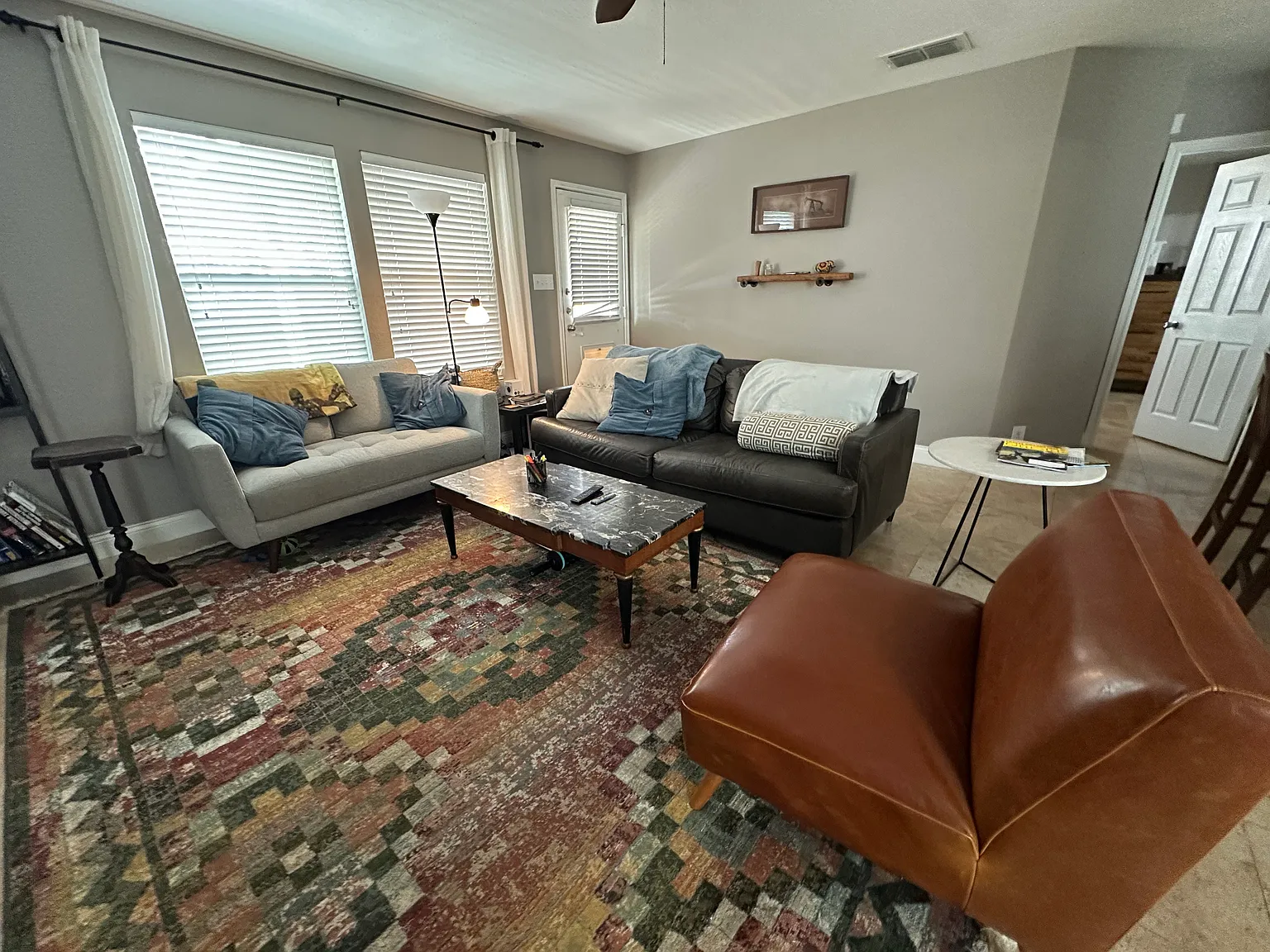 4 bed, 2.5 bath, 2595 sqft, $2,400 — Photo 1