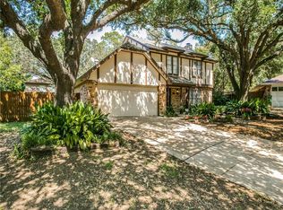 605 Raintree Ct, Arlington, TX 76012