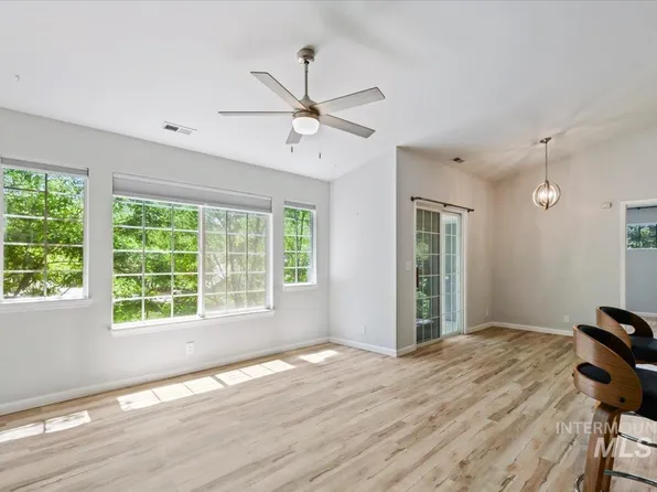 2285 S Challenger Ln APT 201, Boise, ID 83705