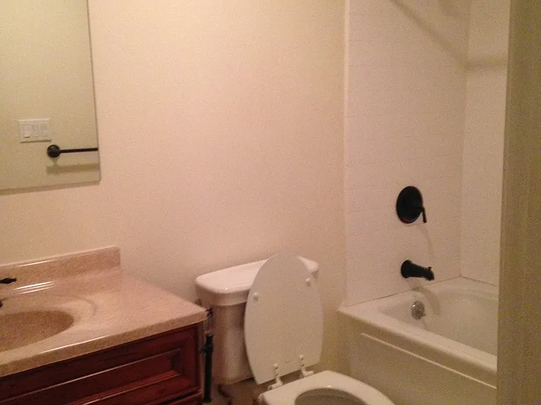 1000 Lakewood Dr #1 — Photo 8