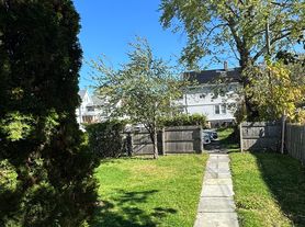 404 Franklin Ave, Hartford, CT