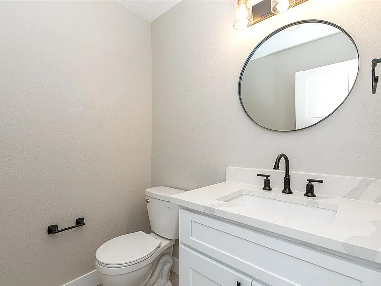 8720 Carr Loop — Photo 4