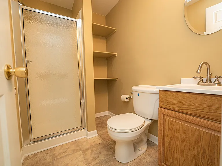 7036 Kings Manor Dr — Photo 33