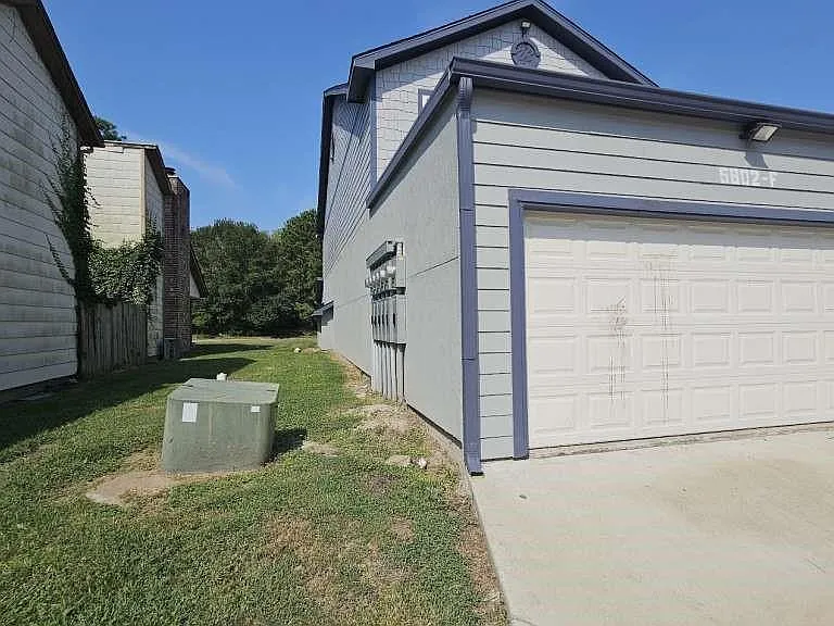 5802 Twisted Pine Ct #D — Photo 18