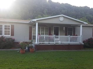 304 Callahan St, Loyall, KY 40854