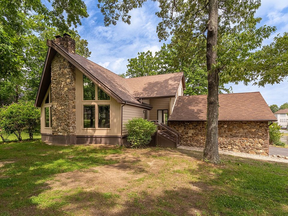 1st image of 500 Arbor Dr