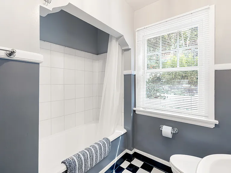 6920 Camrose Dr — Photo 17
