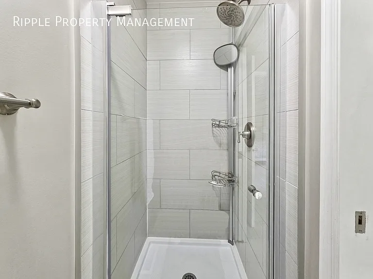 138 Mount Robson Close SE — Photo 43